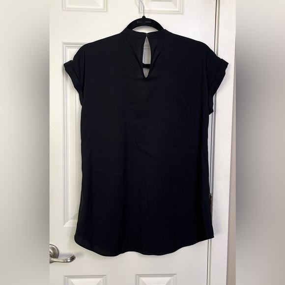 Express Keyhole Blouse - Picture 2 of 3